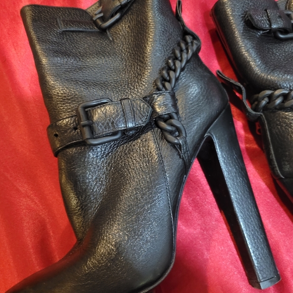 booties - Picture 8 of 10